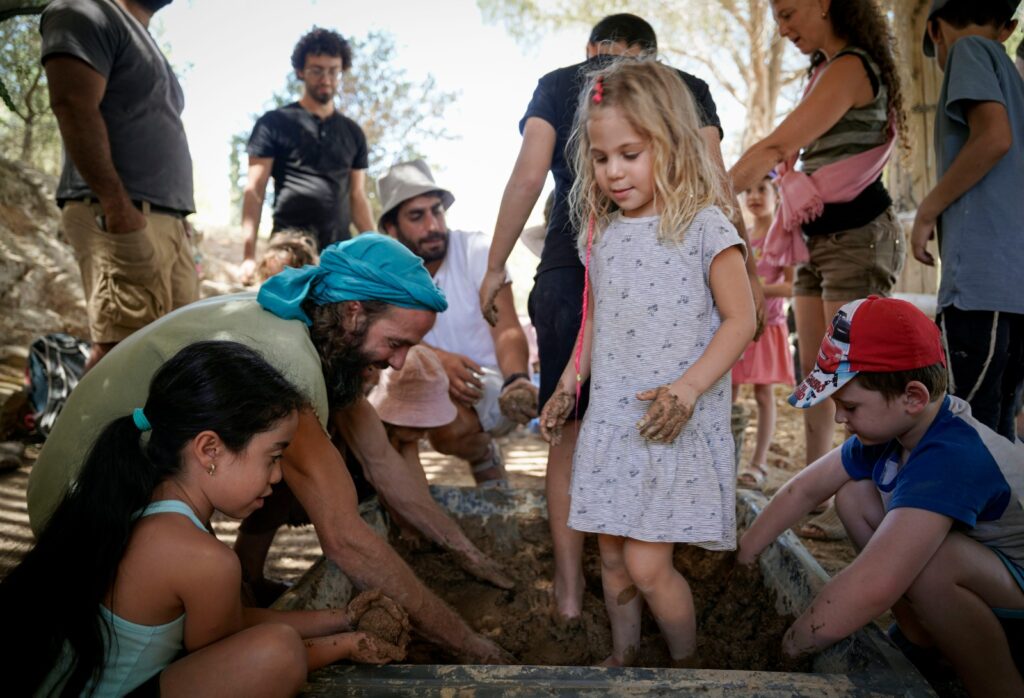 f2b5f9bc-f516-4a05-af8c-9674f5eb5374